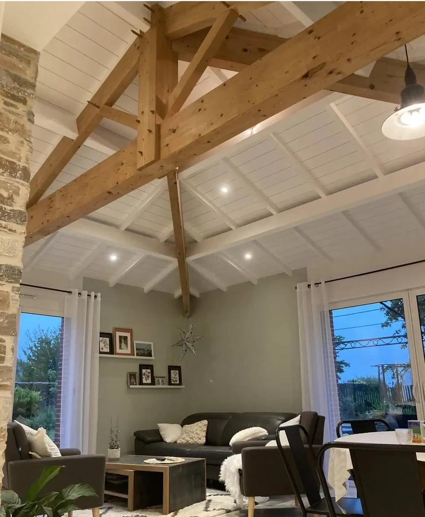 Peinture murs et lambris/charpente pour cet agrandissement 